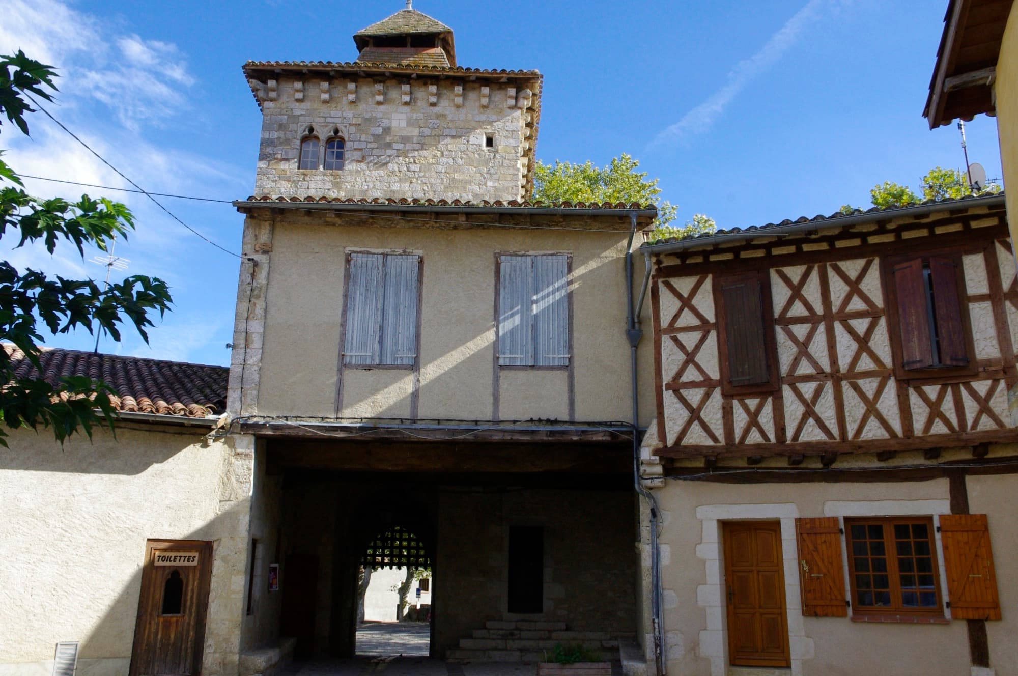 Le sentier des Pigeonniers, Sarrant